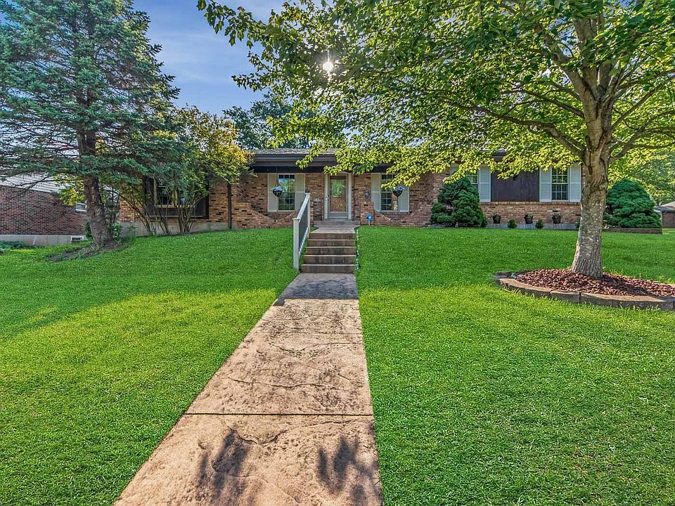 1st image of 9280 Roger Lee Ln