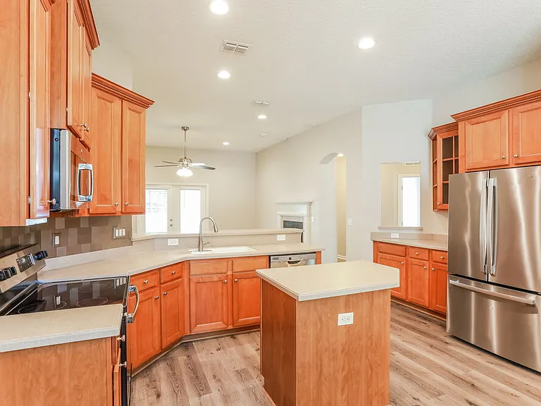 3146 Wandering Oaks Dr — Photo 8