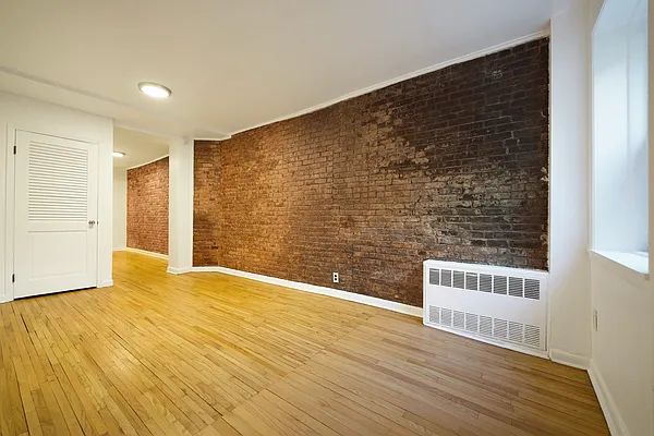 Rented by Buchbinder & Warren | media 16