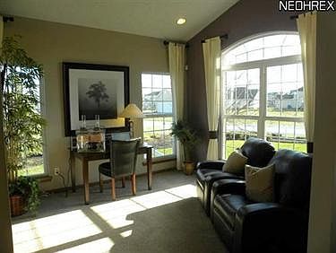 3rd image of 39055 Crescent Dr