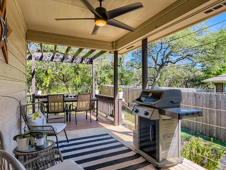 9013 Ovalla Dr — Photo 23