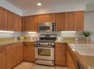 2425 33rd Ave W UNIT 202, Seattle, WA 98199