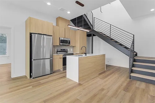 5614 Larkin Photo 1