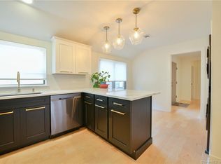 17 Canterbury Ln #17, Avon, CT 06001