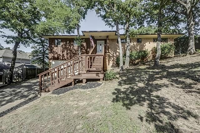1st image of 214 Tharp Dr