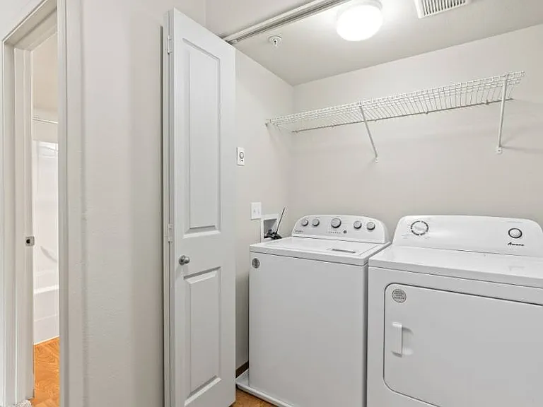 Cedar Falls Apartments — Photo 17