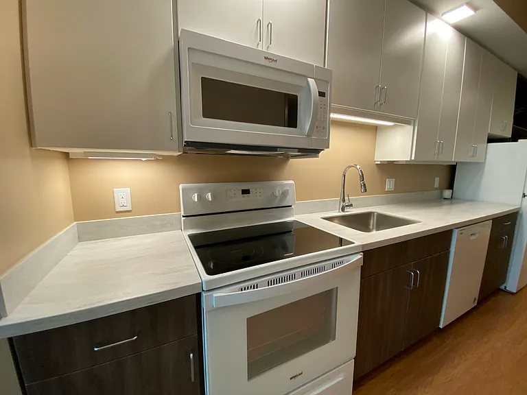 Red Oak at 83 Hanover Street — Photo 11