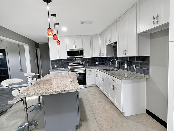 5th image of 4001 Brentwood St #1