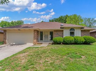 1319 W Lindberg St, Springfield, MO 65807