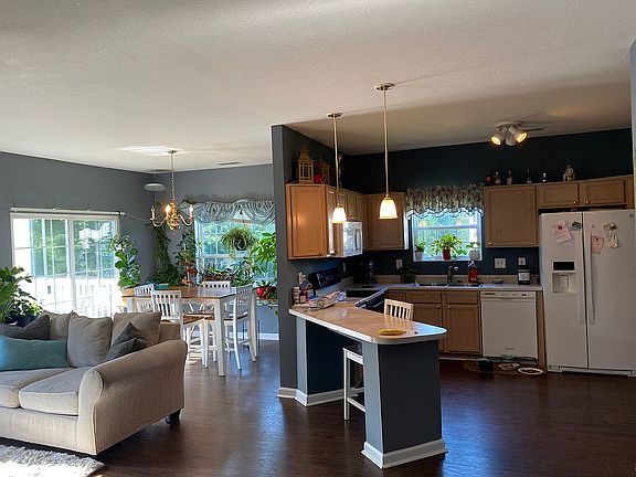 3rd image of 3560 Chestnut Park Ln