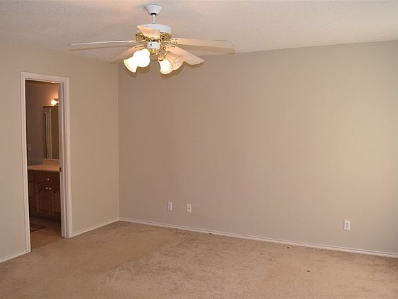 4th image of 5406 Deer Creek Dr