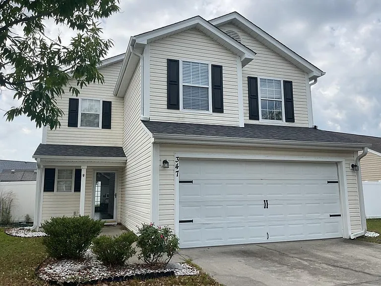 347 Thistle Ln — Photo 2