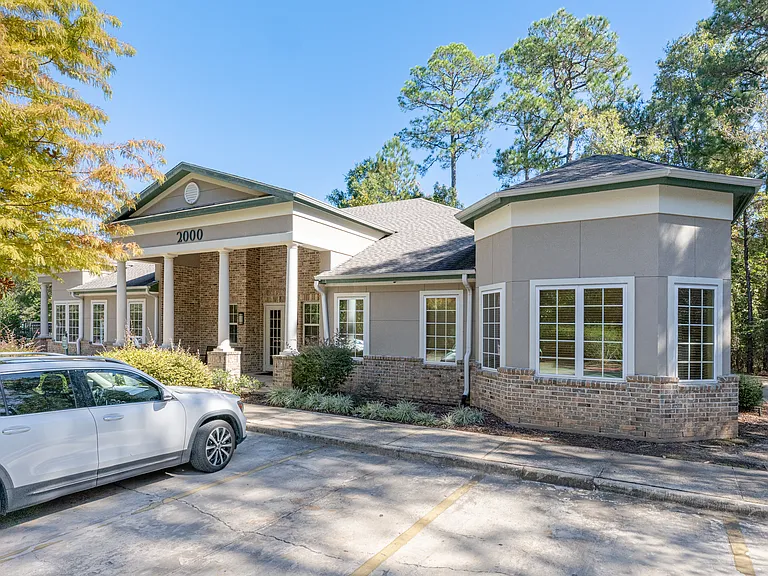 Pine Crest Apartments — Photo 16