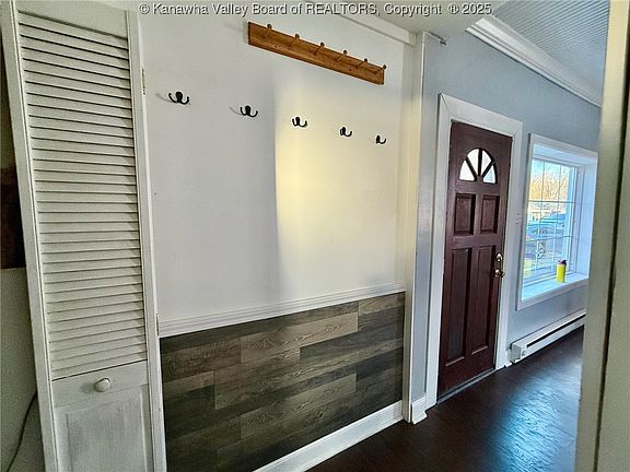 4th image of 806 Ashton St