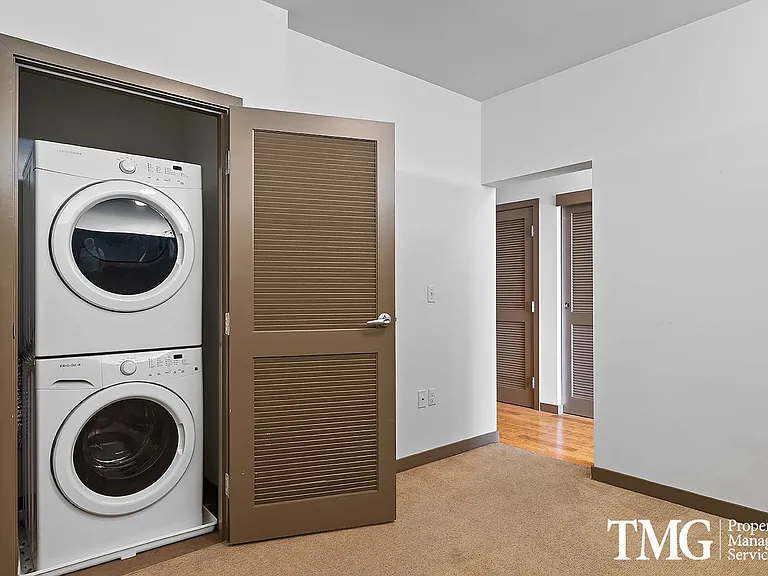 Corbett Heights Apartment Homes — Photo 51