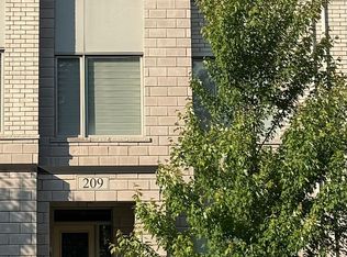 209 The Donway E, Toronto, ON M3B0B4
