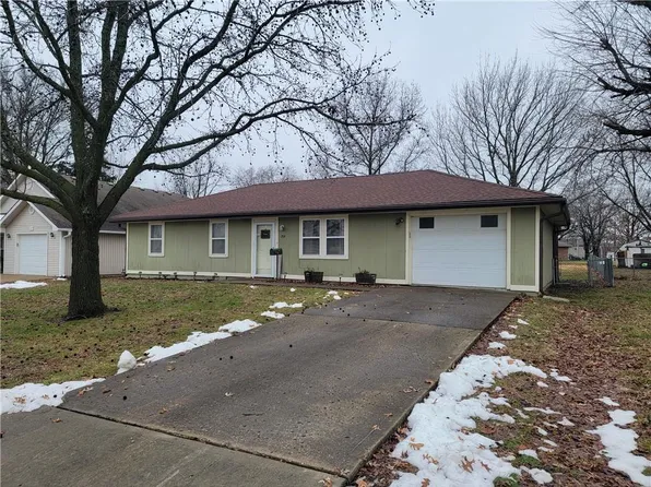 209 N Connor St, Odessa, MO 64076