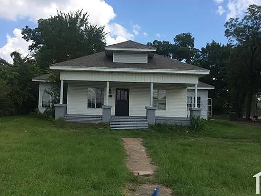 3 bed, $1,000 — Photo 2