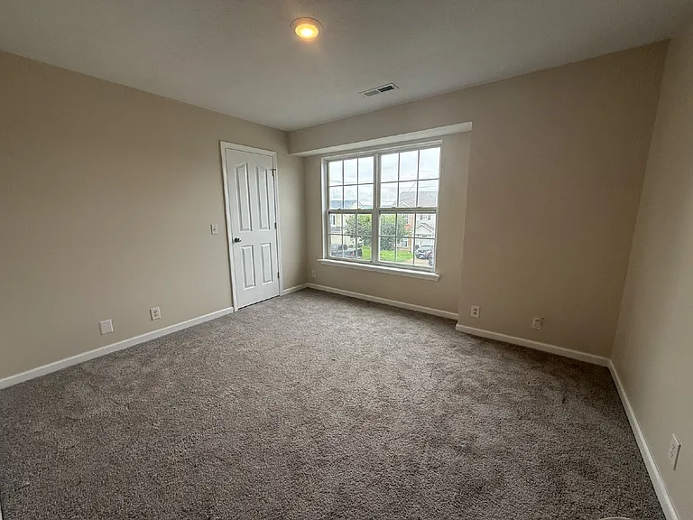 1240 Shannon Ln — Photo 16