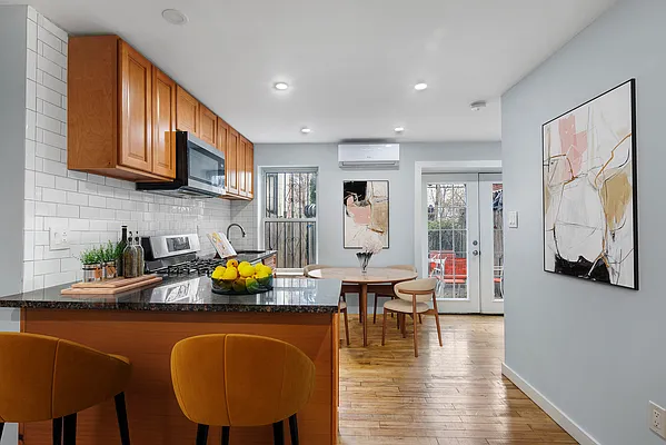 Rented by SERHANT. | media 3