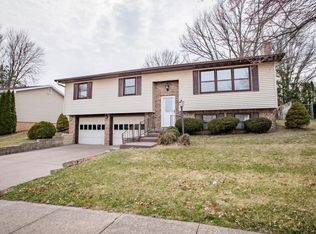 523 Woodland Way, Muscatine, IA 52761