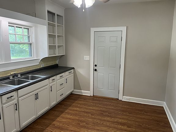 4th image of 1218 N Limestone St