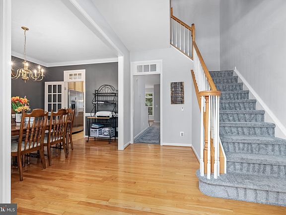 5th image of 11016 Naples Ct