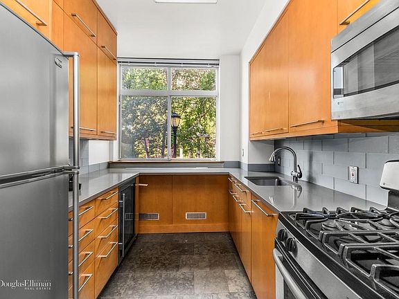 3rd image of 350 Albany St APT 1D