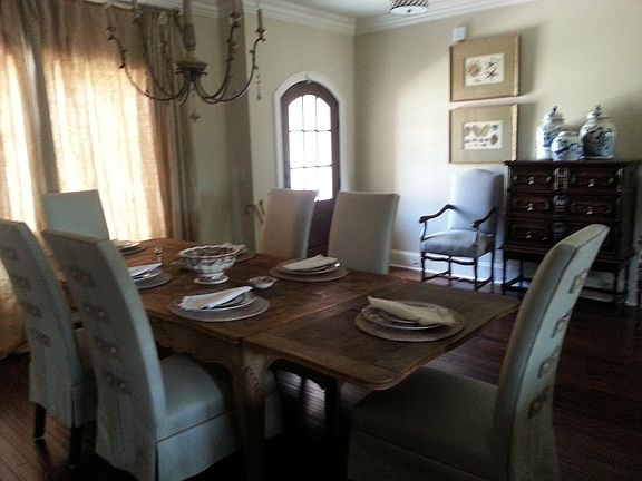 Eat in Kitchen space
