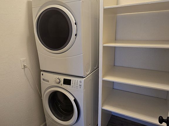 4th image of 78 Oakwood Dr Unit B