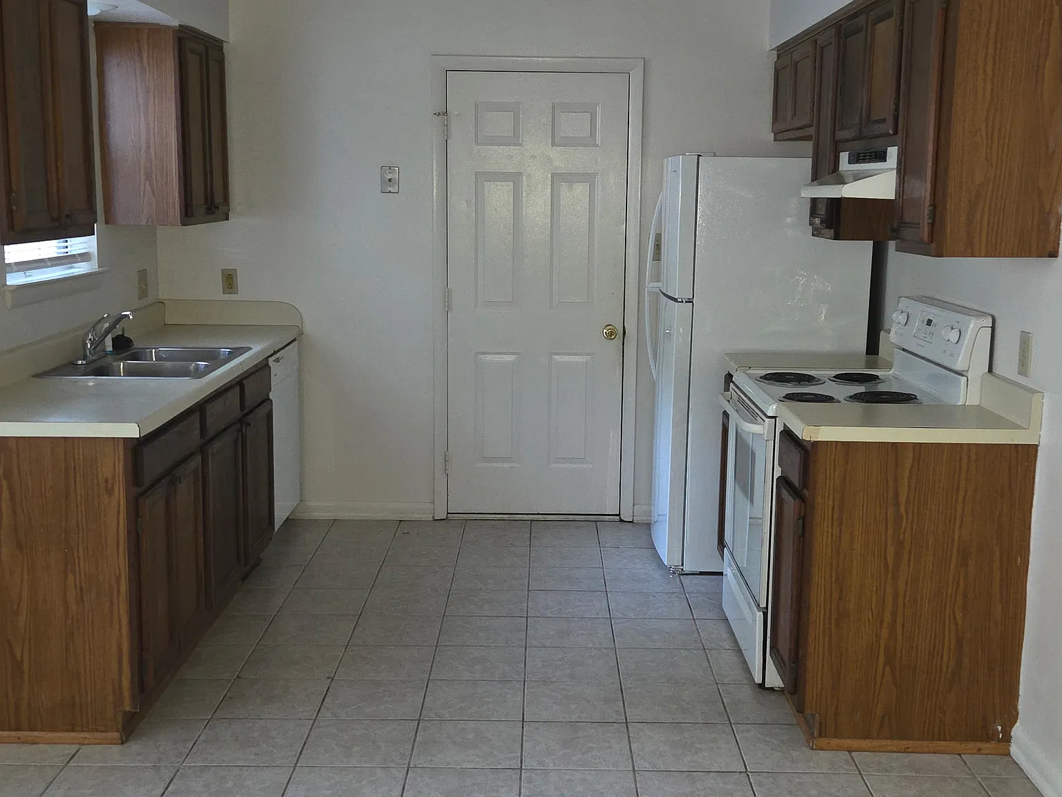 3 bed, 1.5 bath, 1005 sqft, $1,700 — Photo 1