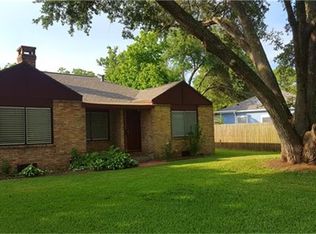 2604 Magnolia Dr, La Marque, TX 77568