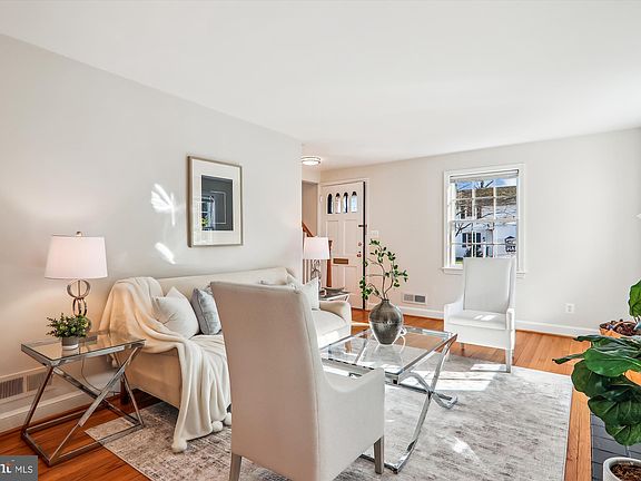 2nd image of 5115 Elsmere Ave