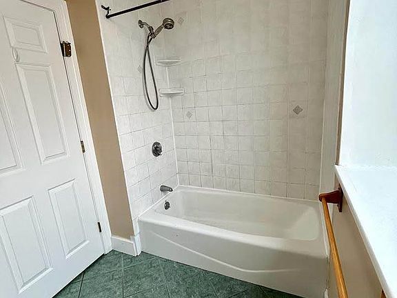 4th image of 116 W Pearl St #3A