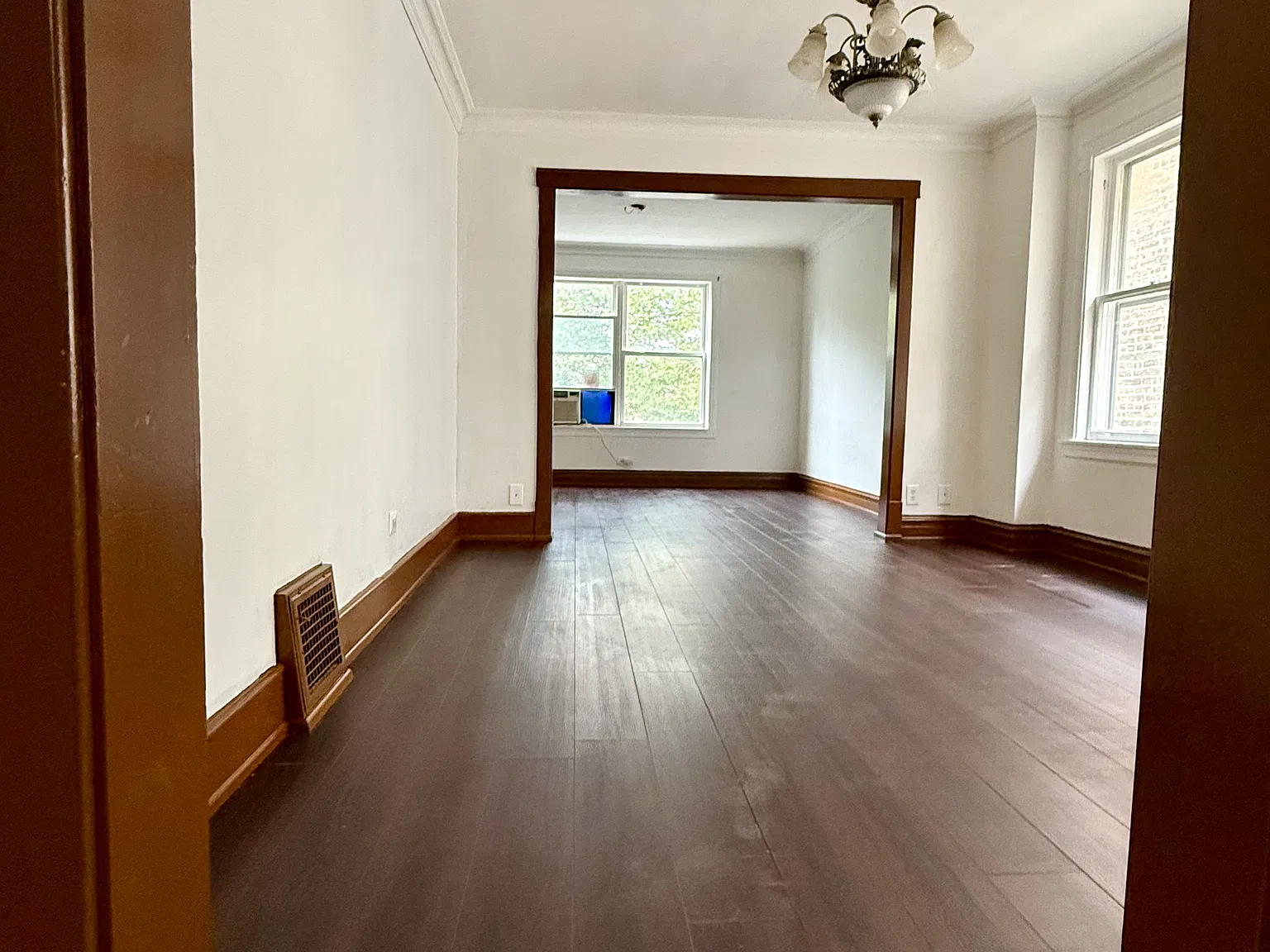 2 bed, 850 sqft, $1,800 — Photo 1