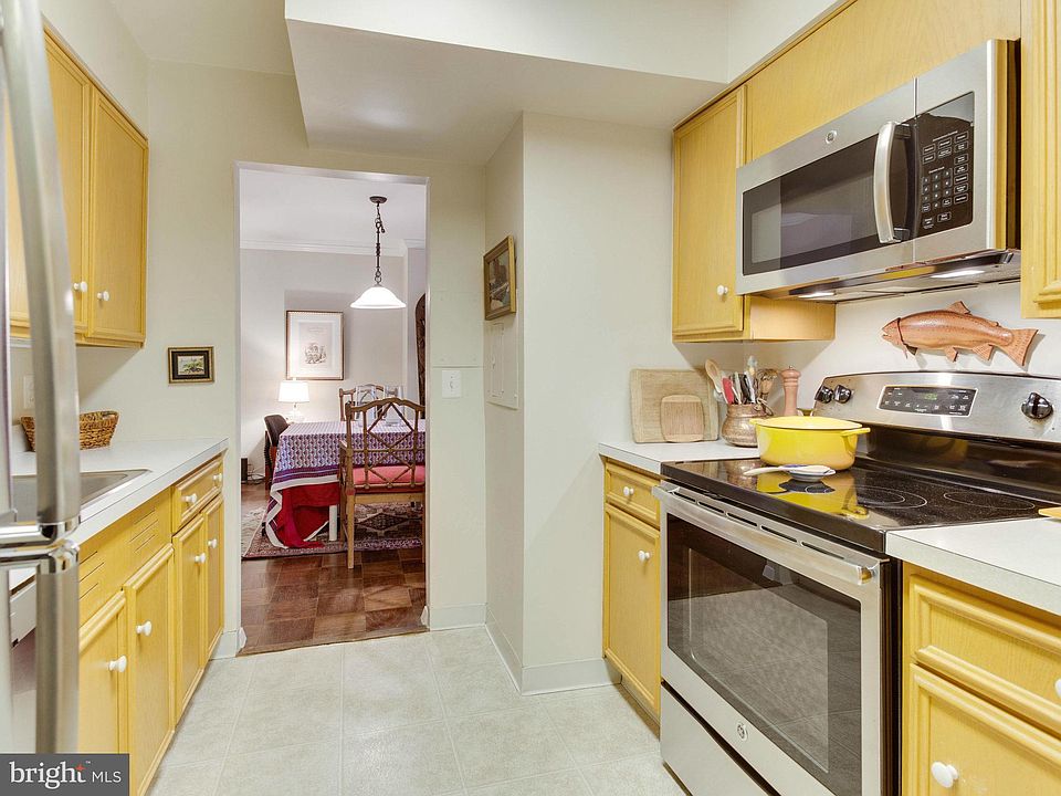 1st image of 3800 Fairfax Dr APT 1401
