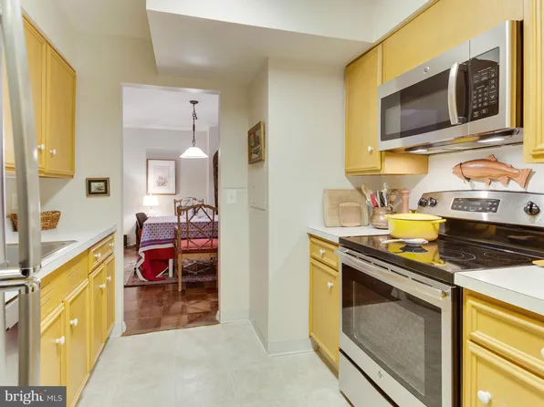 3800 Fairfax Dr APT 1401, Arlington, VA 22203