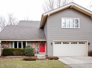 1034 Butler Dr, Crystal Lake, IL 60014