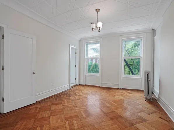 284 Carroll Street image 11 of 19