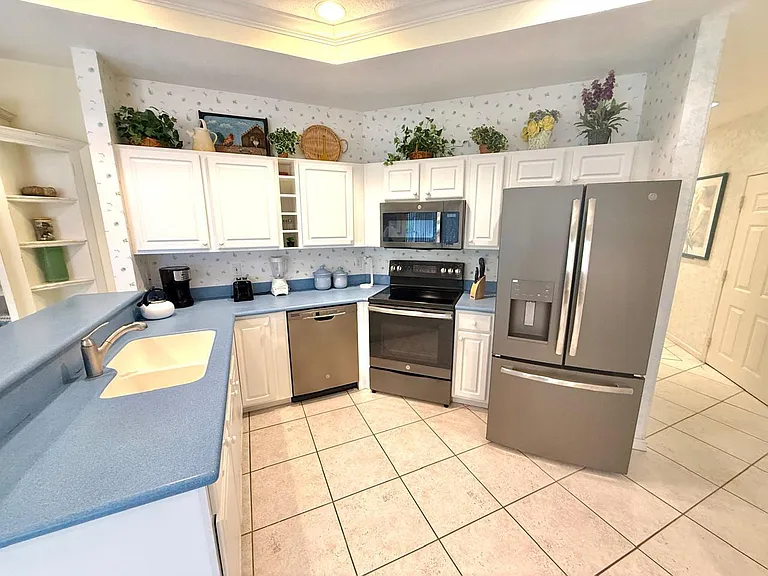 8429 Mulligan Cir #4823 — Photo 2