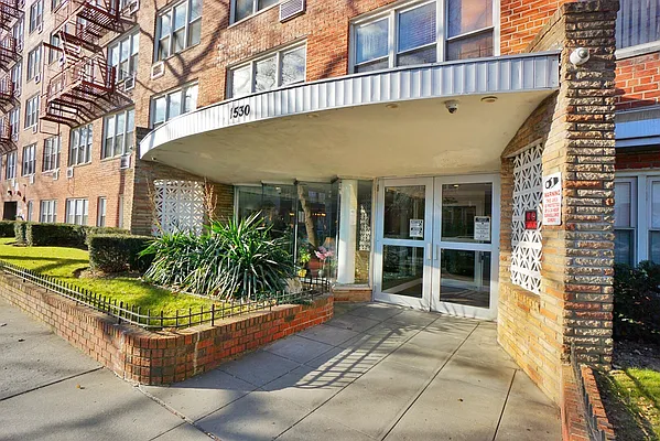 Sold by Remax Edge | media 1