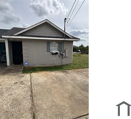 3 bed, 1110 sqft, $1,135 — Photo 1