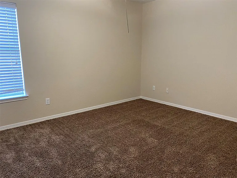 10930 Reston Point Dr — Photo 16