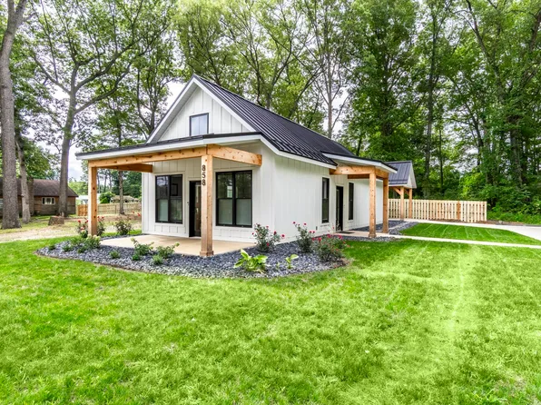 858 Lions Dr, Rome City, IN 46784