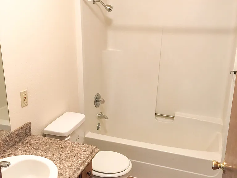 Beaver Creek Apartments — Photo 8