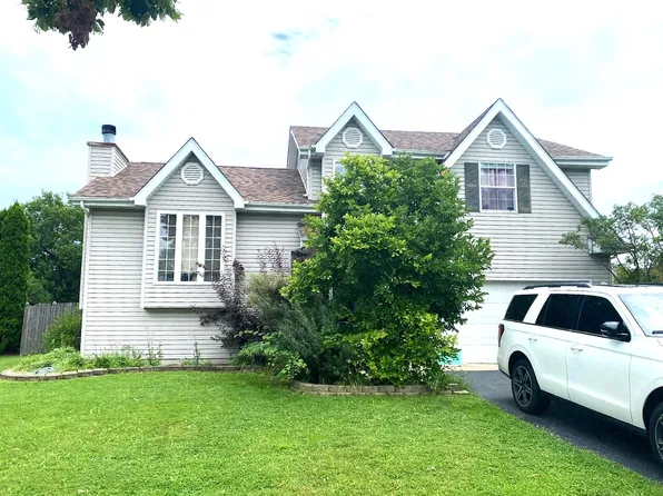 908 Redwood Dr, Elwood, IL 60421