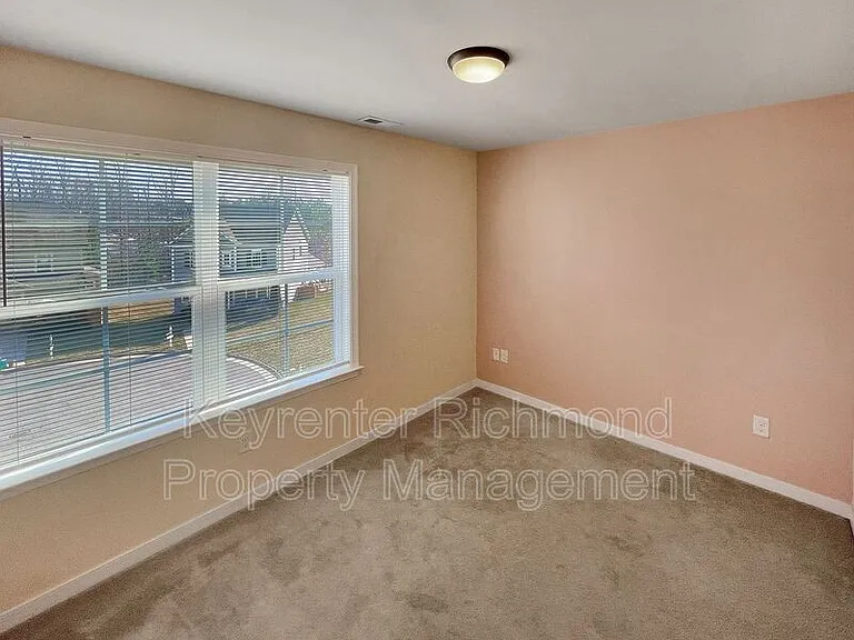 406 Bridge Creek Ct — Photo 18