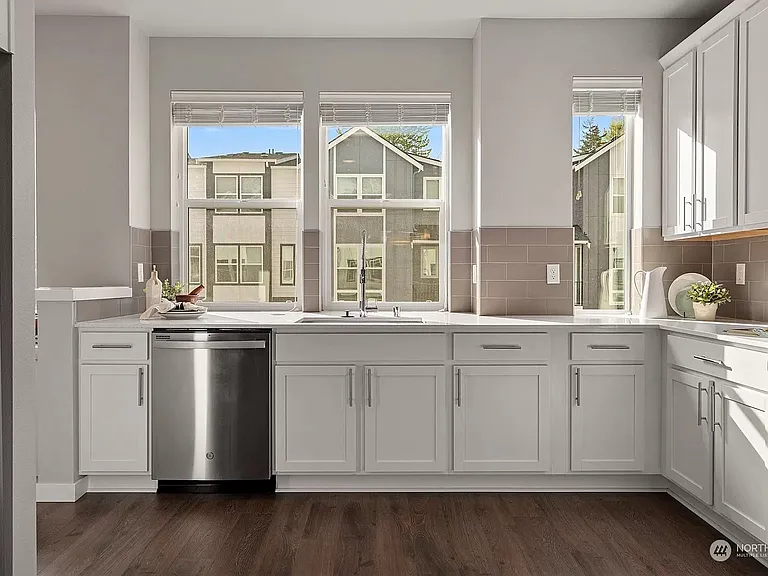 13717 Admiralty Way #E4 — Photo 10