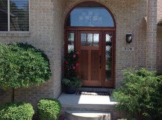 3178 Loon Lake Shores Rd, Waterford, MI 48329
