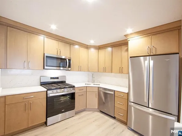 327 Penns Way, Basking Ridge, NJ 07920